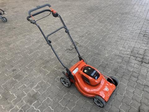 Husqvarna  LC 142 iS med batteri og lader.