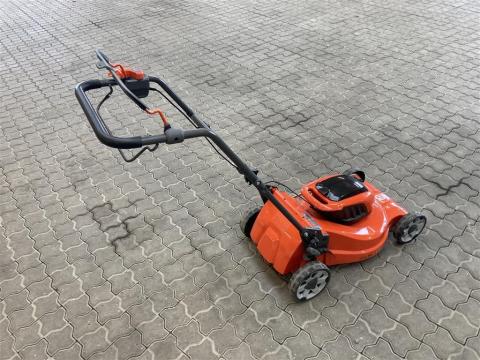 Husqvarna  LC 142 iS med batteri og lader.